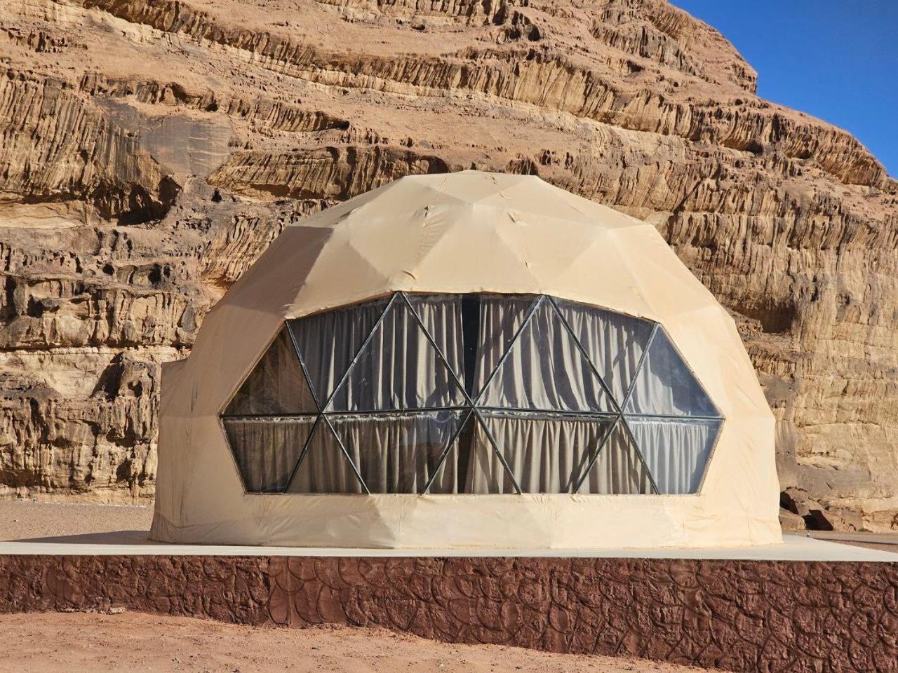 Wadi Rum Oscar Camp Экстерьер фото