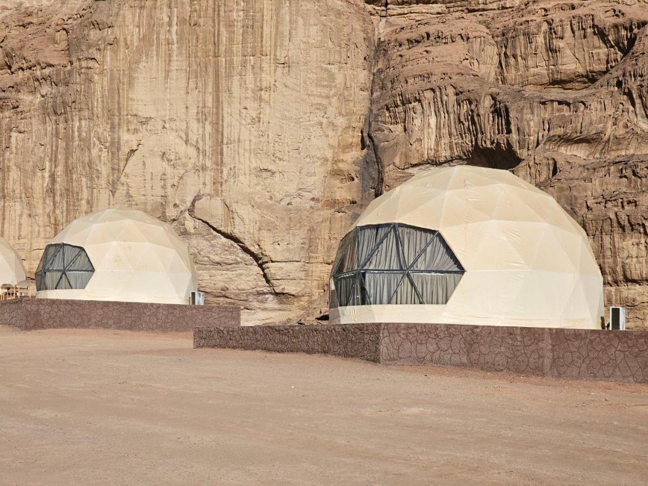 Wadi Rum Oscar Camp Экстерьер фото